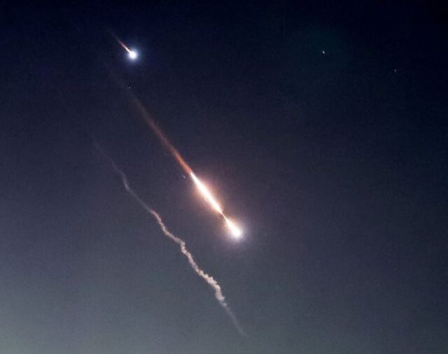 Tensión en Medio Oriente: Irán activó su sistema de defensa aérea tras reportes de explosiones en el centro del país