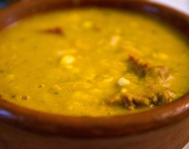 El locro y sus múltiples variantes: cómo reinventar este plato sin perder la esencia criolla