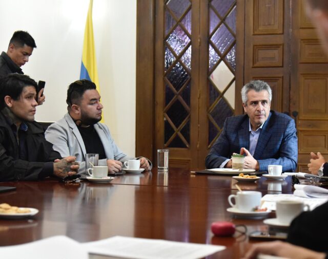 Ministro del Interior se reunió con ‘influencers’ para hablar de proyecto de ley que regula esta actividad