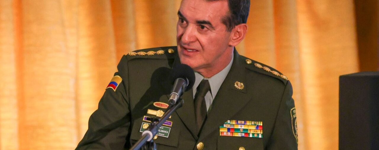 Por presunto abuso de poder y extralimitación de funciones, abren investigación en contra del director de la Policía