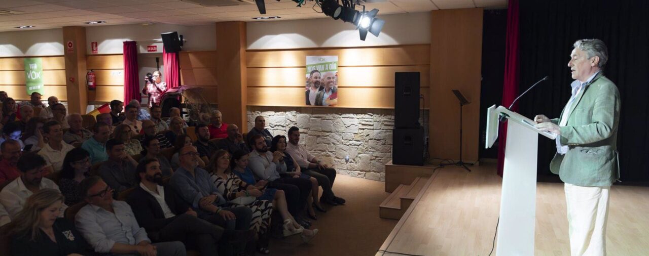 Tertsch (Vox) critica "el fiasco" de la UE como un "proyecto 'cuasisoviético', totalitario y centralista"