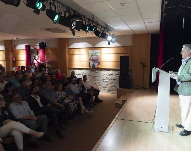 Tertsch (Vox) critica "el fiasco" de la UE como un "proyecto 'cuasisoviético', totalitario y centralista"