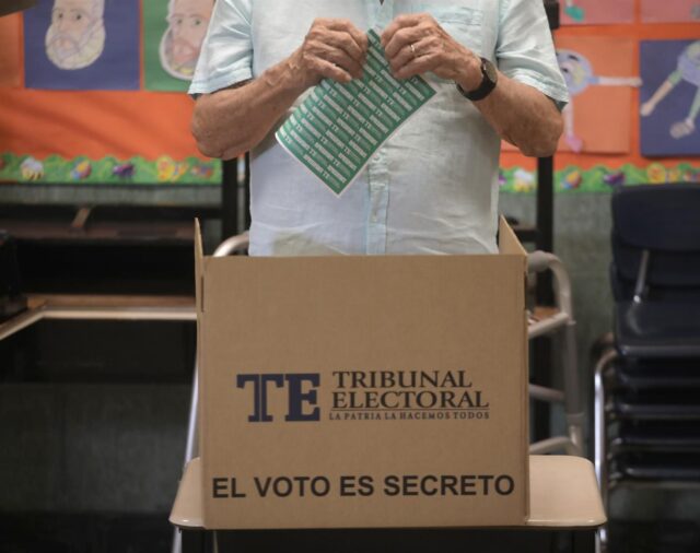 VÍDEO: Panamá elige nuevo presidente entre promesas de cerrar el Darién y la sombra del inhabilitado Martinelli