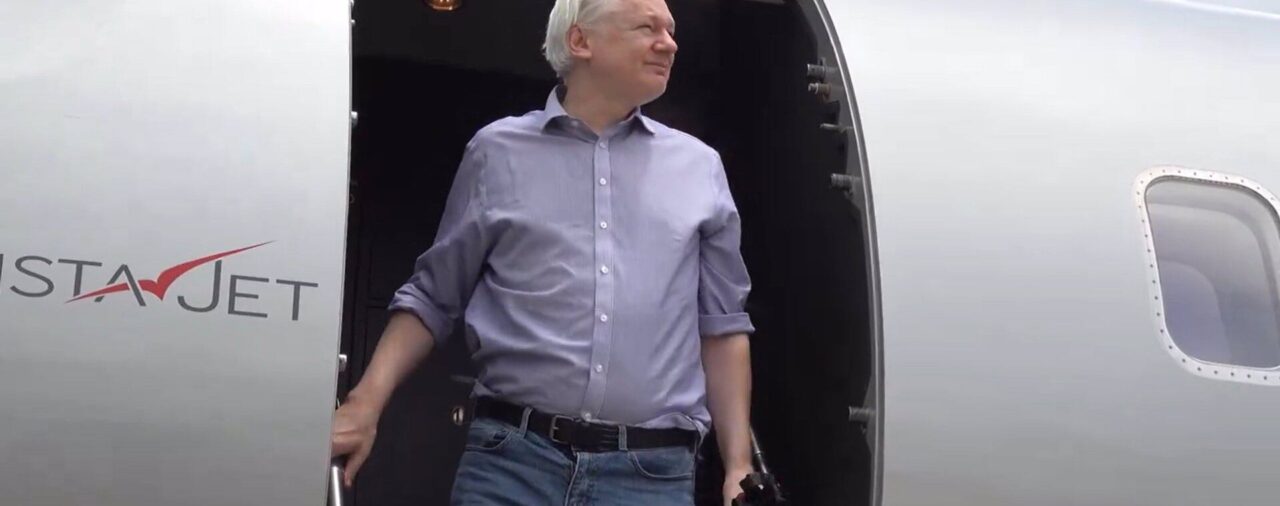 Assange se declara culpable de espionaje ante un tribunal estadounidense