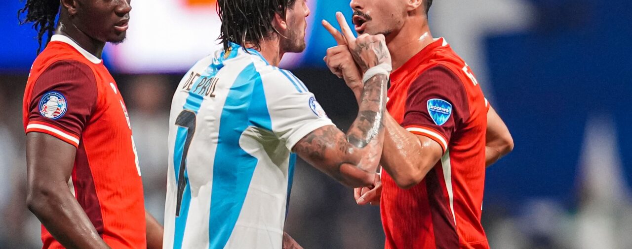 Con gol de Julián Álvarez, Argentina vence a Canadá en el inicio de su defensa del título en la Copa América