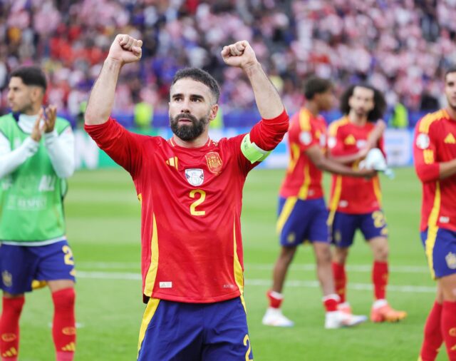 Dani Carvajal: "Nos miran por cómo jugamos, hemos sido superiores"
