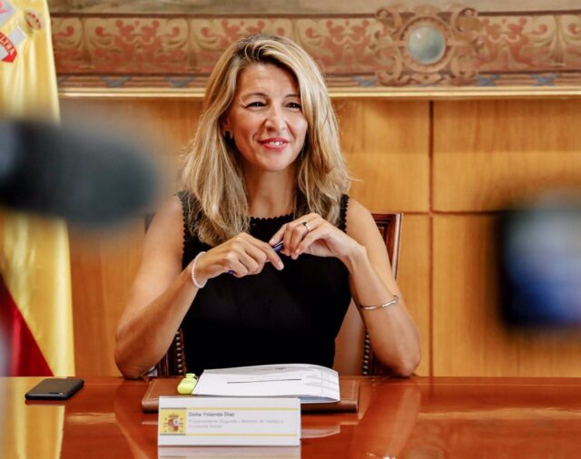 Díaz proclama que seguirá coordinando Sumar en el Gobierno y solo deja el liderazgo orgánico: "No me voy, me quedo"