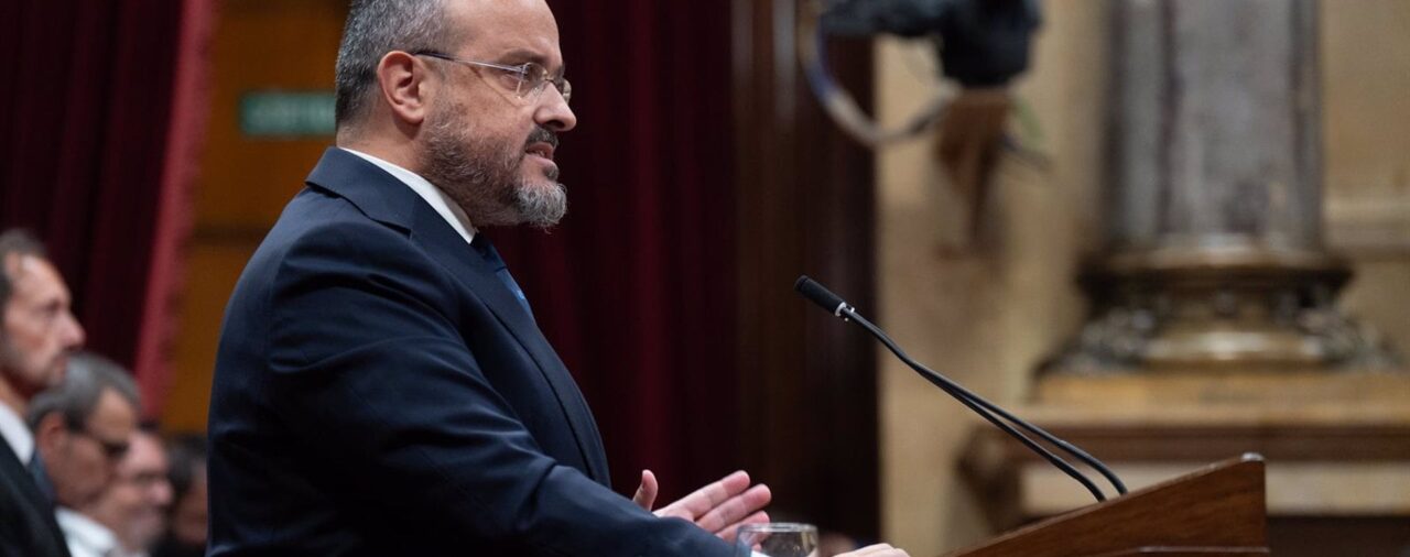 Fernández (PP) cree que el PSC lidera el 'procés' tras el acuerdo para que Puigdemont vote desde el extranjero