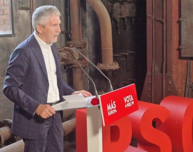Marlaska ironiza con que a Feijóo se le hace "larga la campaña y si durase una semana más pediría el voto para PSOE"
