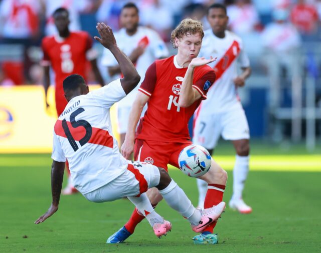 Miguel Araujo fue expulsado por severo patadón que originó bronca en Perú vs Canadá por Copa América 2024