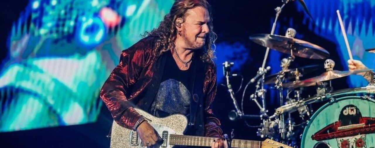 Miles de personas disfrutan del concierto de Maná en el Marenostrum Fuengirola