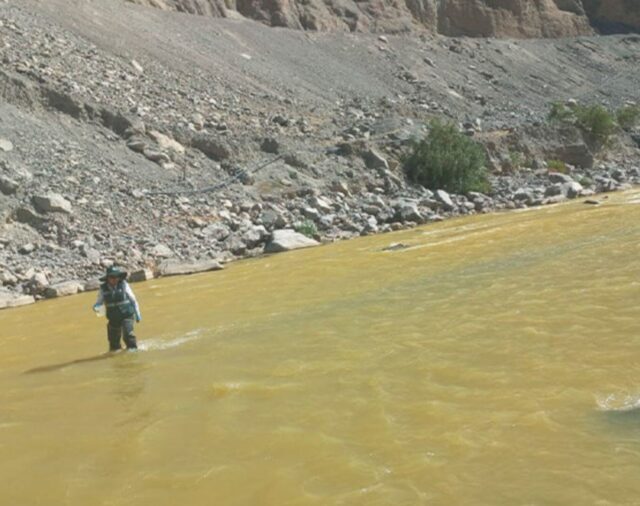 Arequipa: Contaminan río Tambo y dejan a los habitantes de Islay sin agua para consumir ni trabajar