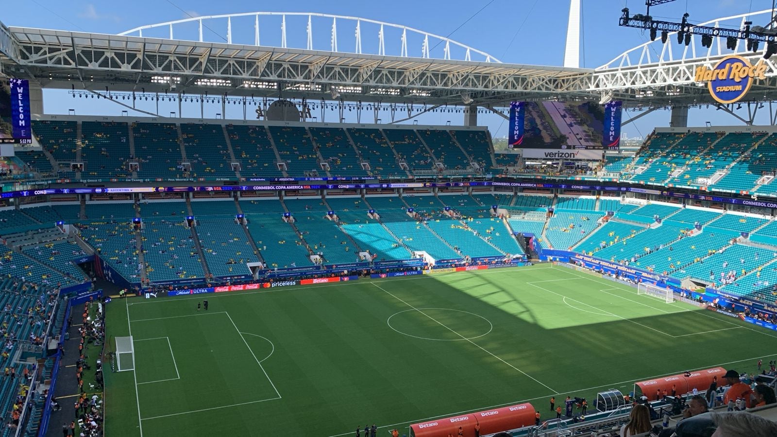 Así se ve el Hard Rock Stadium de Miami a dos horas de que se celebre la final de la Copa América 2024 - crédito Javier García/Infobae Colombia