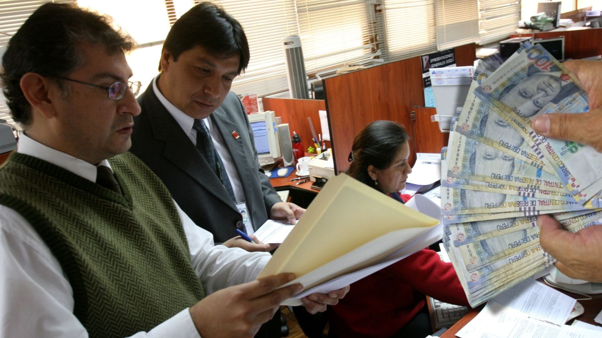 Trabajadores del Estado en oficinas