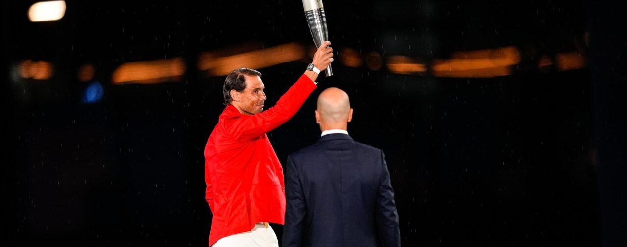 La Torre Eiffel y Rafa Nadal alumbran los Juegos de los récords