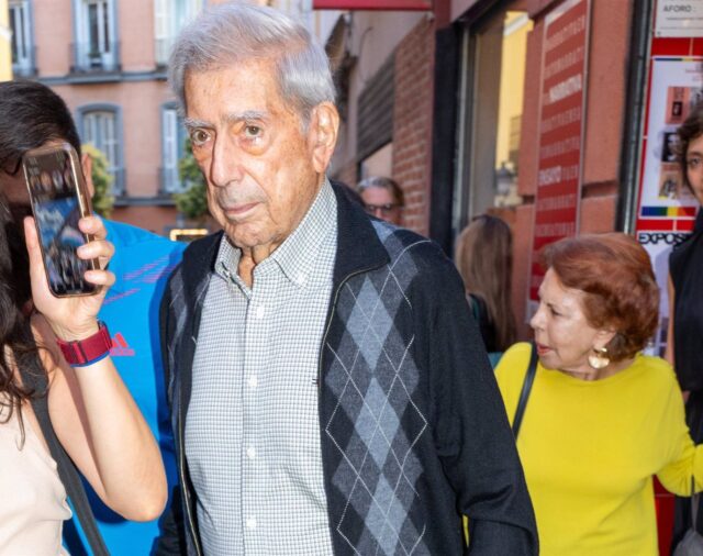 Mario Vargas Llosa y su mujer, Patricia Llosa, reaparecen juntos en Madrid