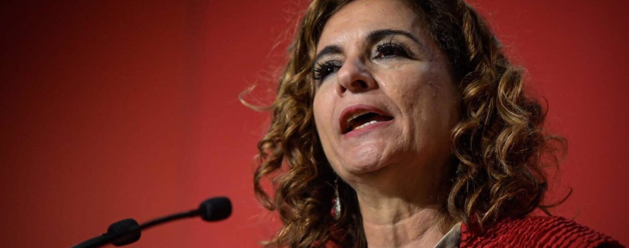 Montero denuncia la "falta de humanidad" del PP por querer desplegar las Fuerzas Armadas ante la llegada de cayucos