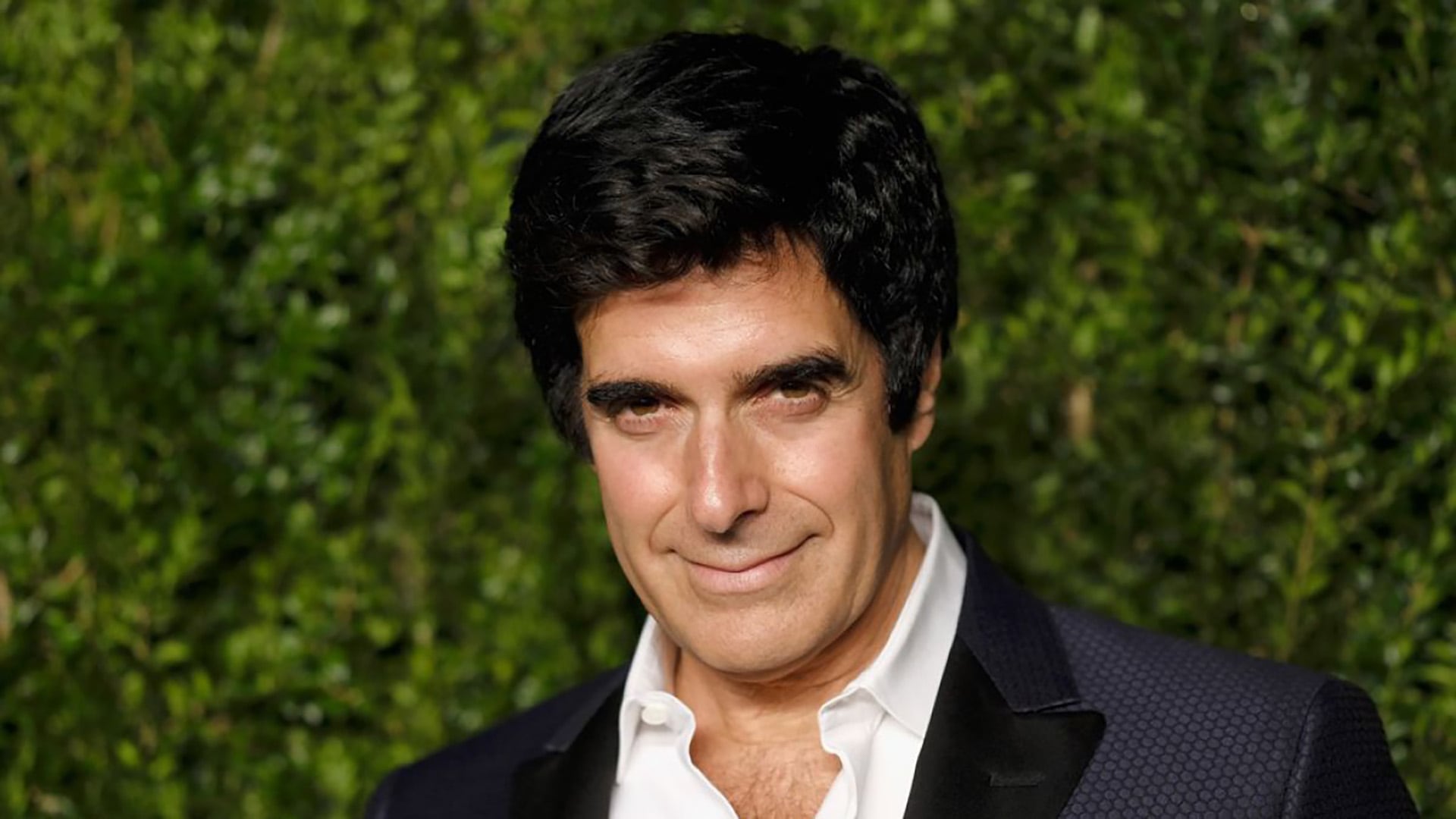 Lewis alegó que Copperfield la invitó a uno de sus espectáculos, drogó su bebida y luego la asaltó sexualmente, forzándola a escribir una carta diciendo que estaba bien (Infobae)