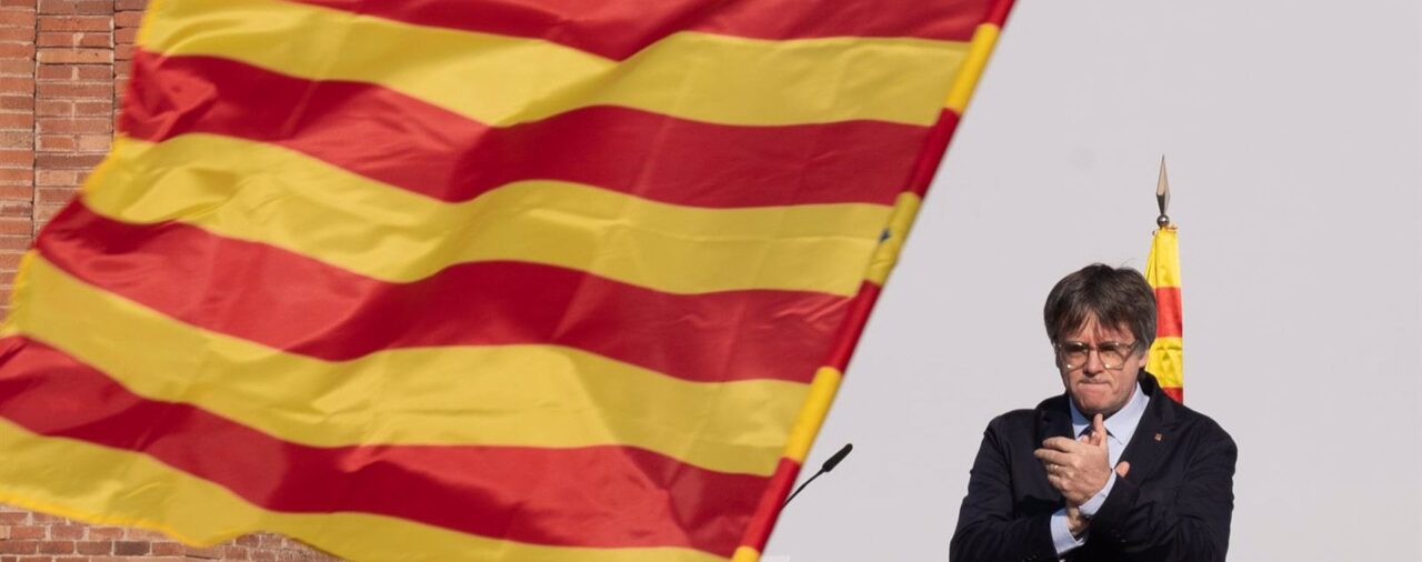 El Gobierno de Ayuso pide la dimisión de Sánchez después de que Puigdemont haya "desaparecido por arte de magia"