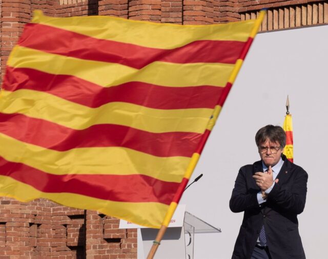 El Gobierno de Ayuso pide la dimisión de Sánchez después de que Puigdemont haya "desaparecido por arte de magia"