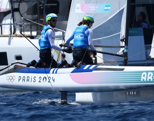 La dupla argentina Majdalani-Bosco terminó segunda en la vela y mañana pelearán por una medalla en los Juegos Olímpicos