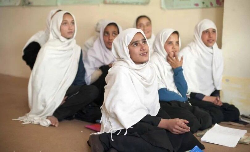 Niñas en una clase en un colegio afgano. SAVE THE CHILDREN AFGANISTÁN 