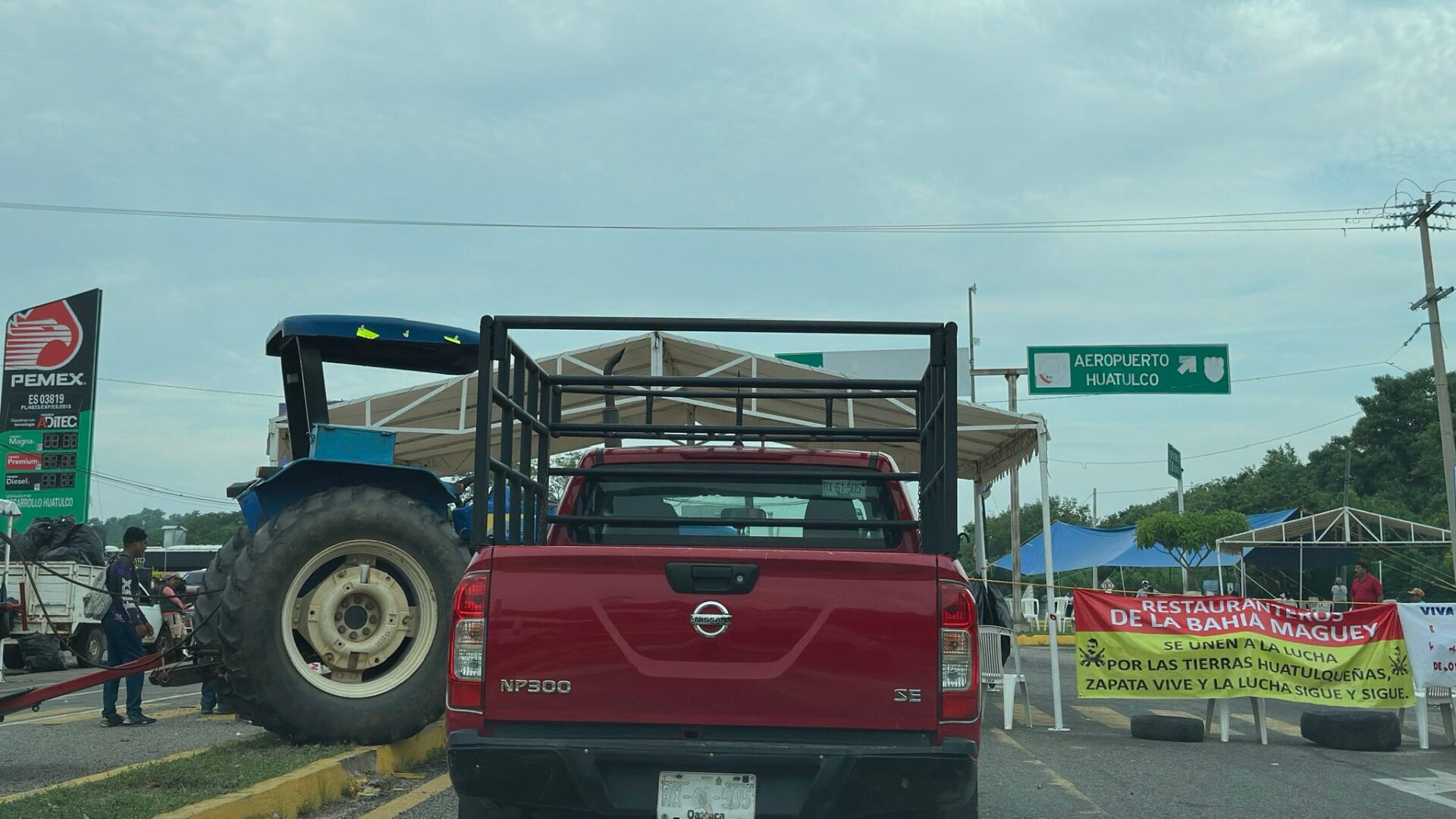 Bloqueo aeropuerto Huatulco