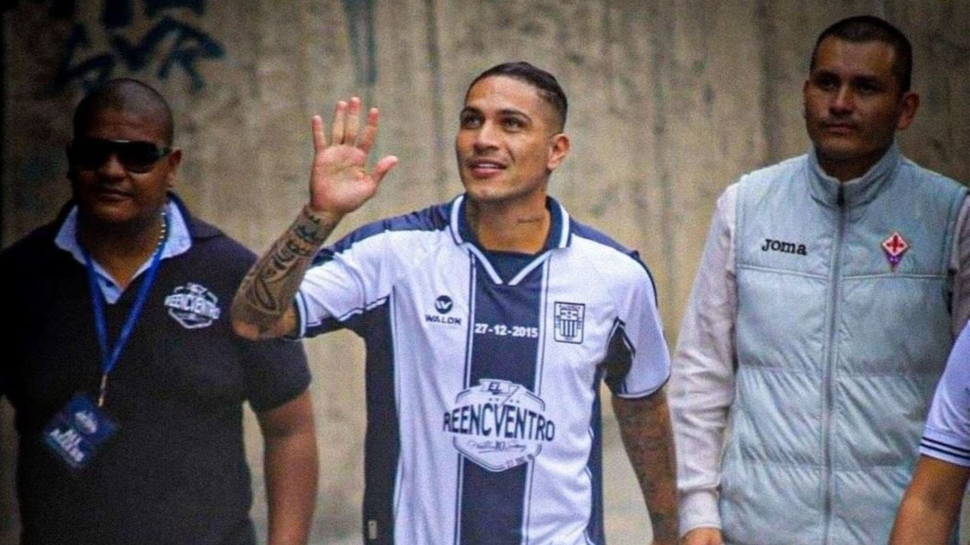 Paolo Guerrero fichó por Alianza Lima y será presentado por todo alto en Matute.