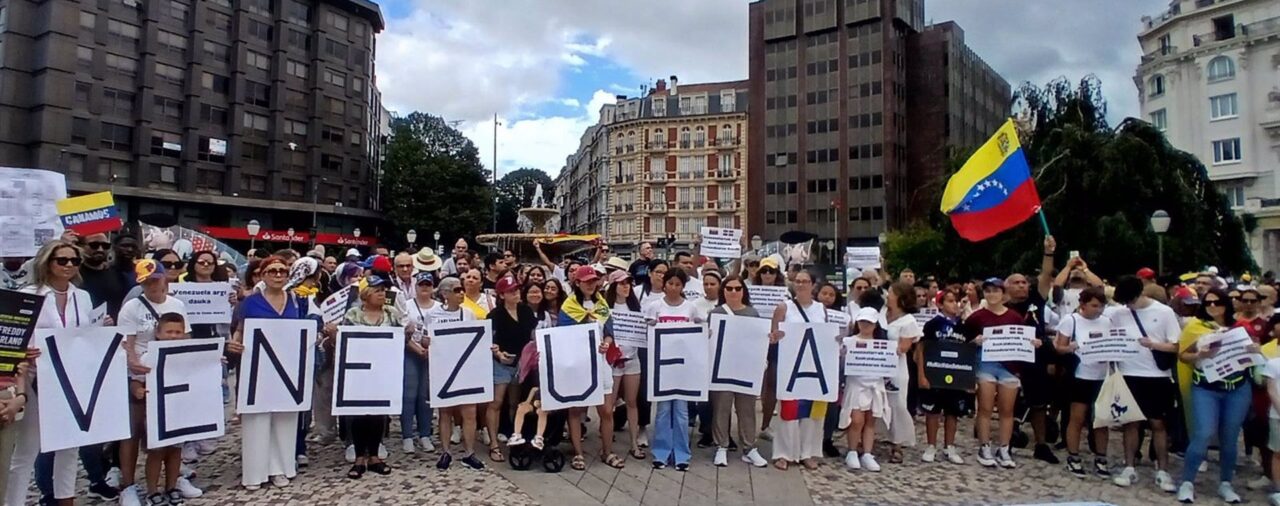 Venezolanos en Bilbao denuncian el "fraude electoral" y piden a la comunidad internacional "no hacer la vista gorda"