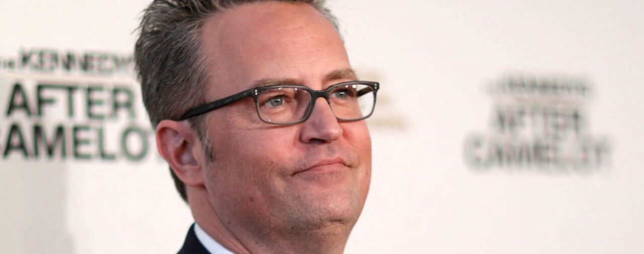 Viajes secretos, sesiones de hipnosis y terapias experimentales: se conocieron todos intentos de Matthew Perry para superar las adicciones