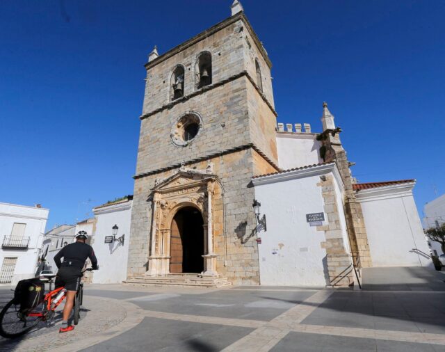 El ministro de Defensa portugués reclama a España que entregue el pueblo de Olivenza (Badajoz)